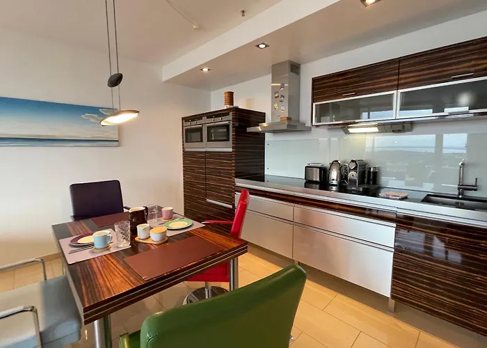 Beachside 2-Zimmer-Wohnung Mit Meerblick